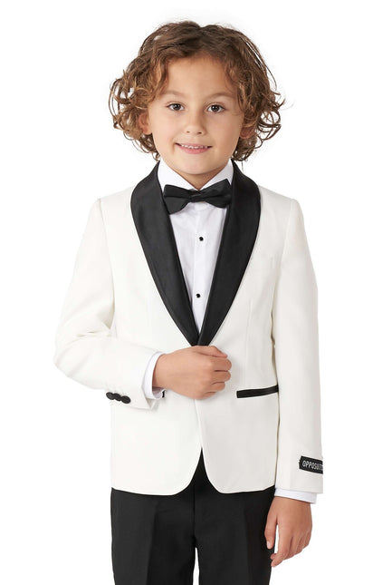 Garçon en smoking blanc <tc>OppoSuits</tc>