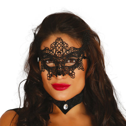 Masque brodé noir