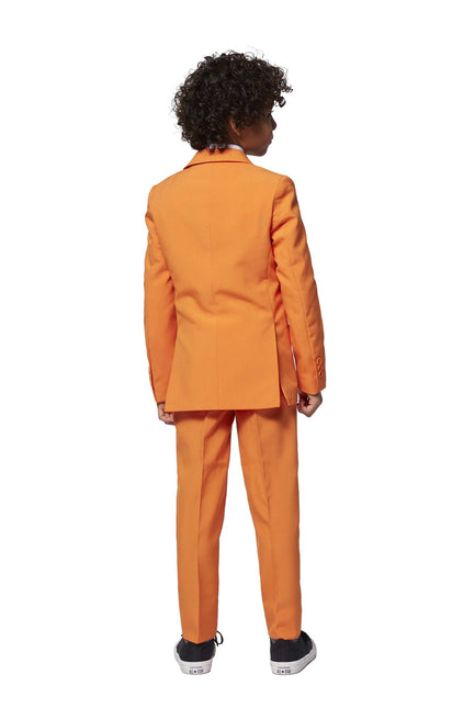 Garçon en costume orange <tc>OppoSuits</tc>