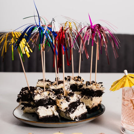 Gekleurde Cocktailprikkers Parasol Lang 10st van WeFiesta koop je bij Partywinkel