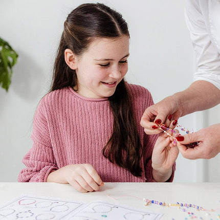 Gekleurde Knutselset Kralen Armbanden Maken - Partywinkel - 8714274028234