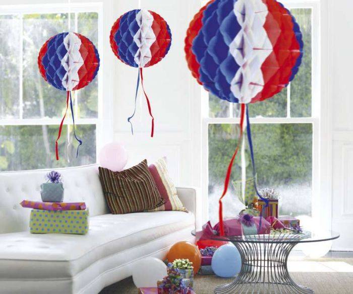 Honeycomb Bal Rood Wit Blauw 30cm van Folat koop je bij Partywinkel