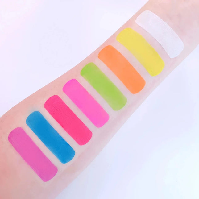 Moon Glow Neon UV Pro Face Paint Intense Orange 36g van Moon Creations koop je bij Partywinkel