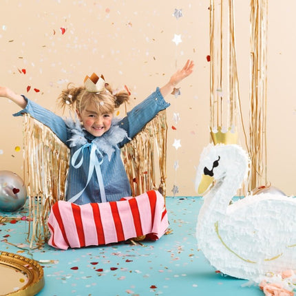 Pinata Zwaan 50cm van Partydeco koop je bij Partywinkel