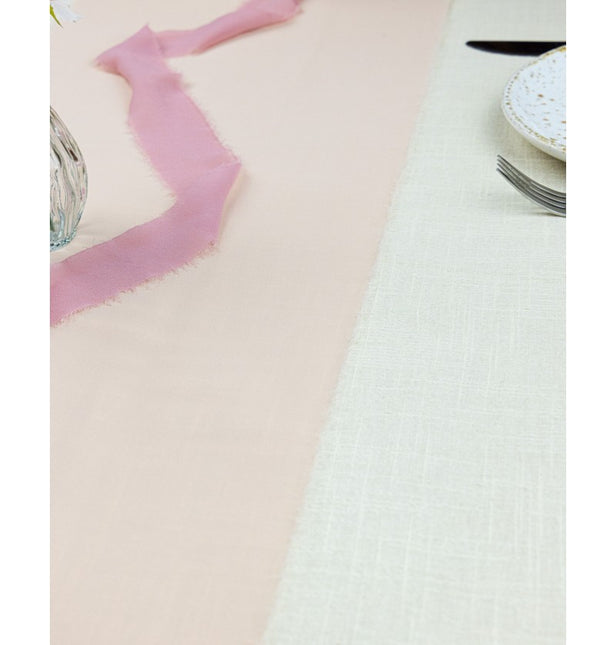 Chemin de table rose clair 5m