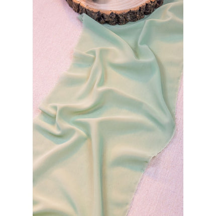 Chemin de table vert Sage 5m