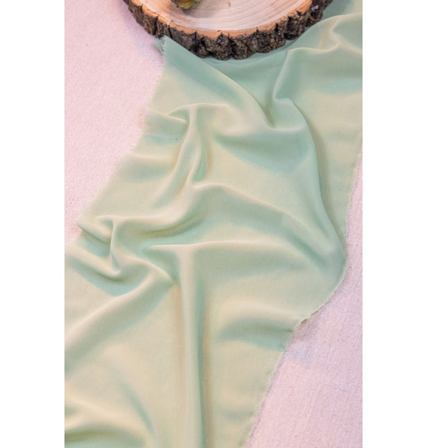 Chemin de table vert Sage 5m