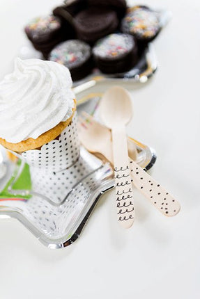 Zilveren Bordjes 18cm 6st van Partydeco koop je bij Partywinkel