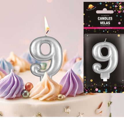 Zilveren Kaars 9 Jaar Metallic 8cm van Fiestas Guirca koop je bij Partywinkel